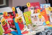POP UP -KIRJAKAUPPA KIRJAVA 27.4. 9.6.2019 kahvila Konst o. Deli Aukioloajat osoitteessa www.lumotutsanat.fi Tee hurmaavia kirjalöytöjä festivaalin omasta kirjakaupasta!