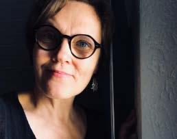 Lumotut sanat -sanataideviikkojen vuoden kuvittaja Liisa Kallio on paitsi kuvittaja, myös kirjailija ja graafinen suunnittelija.
