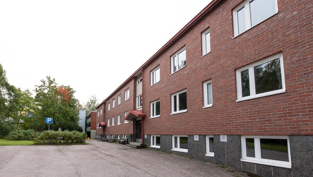 Vanha Porvoontie 13, 04600 Mäntsälä Myydään 13 asunnon kerrostalo kasvavasta Mäntsälän kunnasta. PÄHKINÄN KUORESSA: - 13 asuntoa, joista kaikki on vuokrattu - Mäntsälän ydinkeskustaan matkaa n.