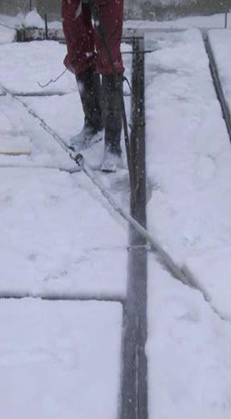 lämmittää laattakenttää alapuolelta ja