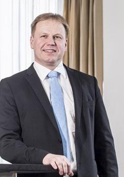 Atrian hallituksen jäsenen toimikausi poikkeaa Hallinnointikoodin suosituksen 6 mukaisesta yhden vuoden toimikaudesta. Yhtiöjärjestyksen mukaan hallituksen jäsenen toimikausi on kolme (3) vuotta.