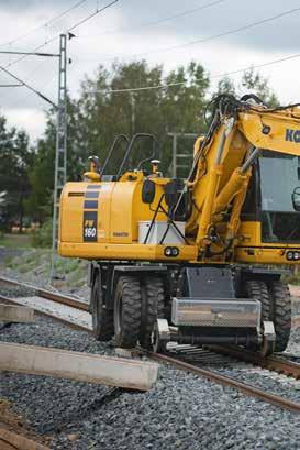 Engcon rototiltti mukana asennuksissa Pohjavesisuojaus Kokkolan satam Kokkolan satamaan johtava rata on yksi suomen vilkkaimmista kun lasketaan kaivoksilta laivoihin kuljetettuja tonneja.