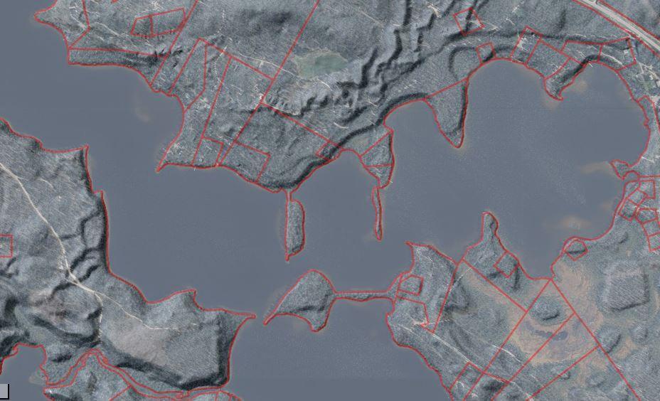 7 Korkeuserot vaihtelevat Oivanginjärven n. 260 m tasosta yli 275 m tasoon kiinteistön pohjoisreunalla. Korkeuseroa maksimissaan on reilu 15 m. Rakennuspaikan kohdalla korkeuseroa on n. 7 m.
