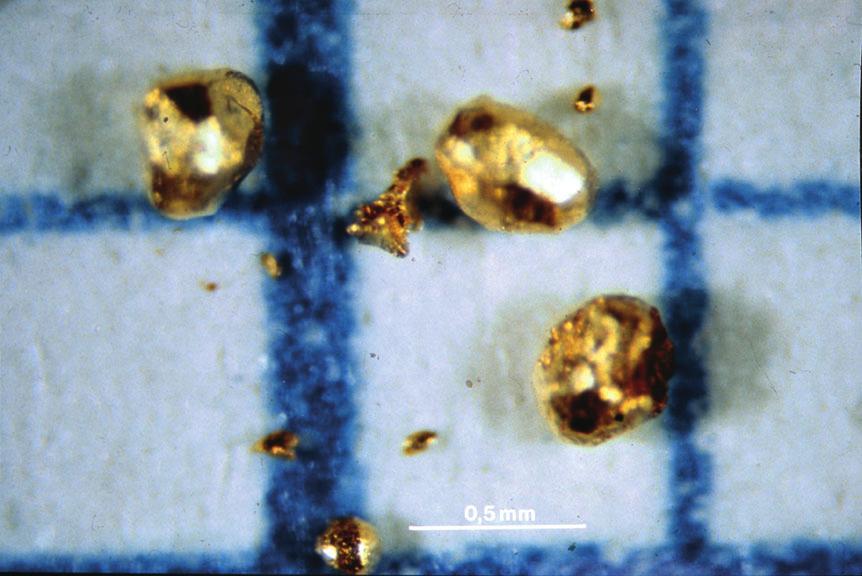 Kuva: GTK (Hartikainen ja Nurmi 1993) kulta- ja telluridirakeet ovat todennäköisesti ns.