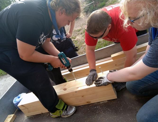 Telttojen Pesutalkoot, Parkano - Su, - Se, - Ta, 5 Sa, - Va, 1 Aik, - EVP, - EVPAik, Yht. 6 HuHu-samoajaleiri vietettiin melkoisesti pölyävässä maastossa ja olosuhteissa.