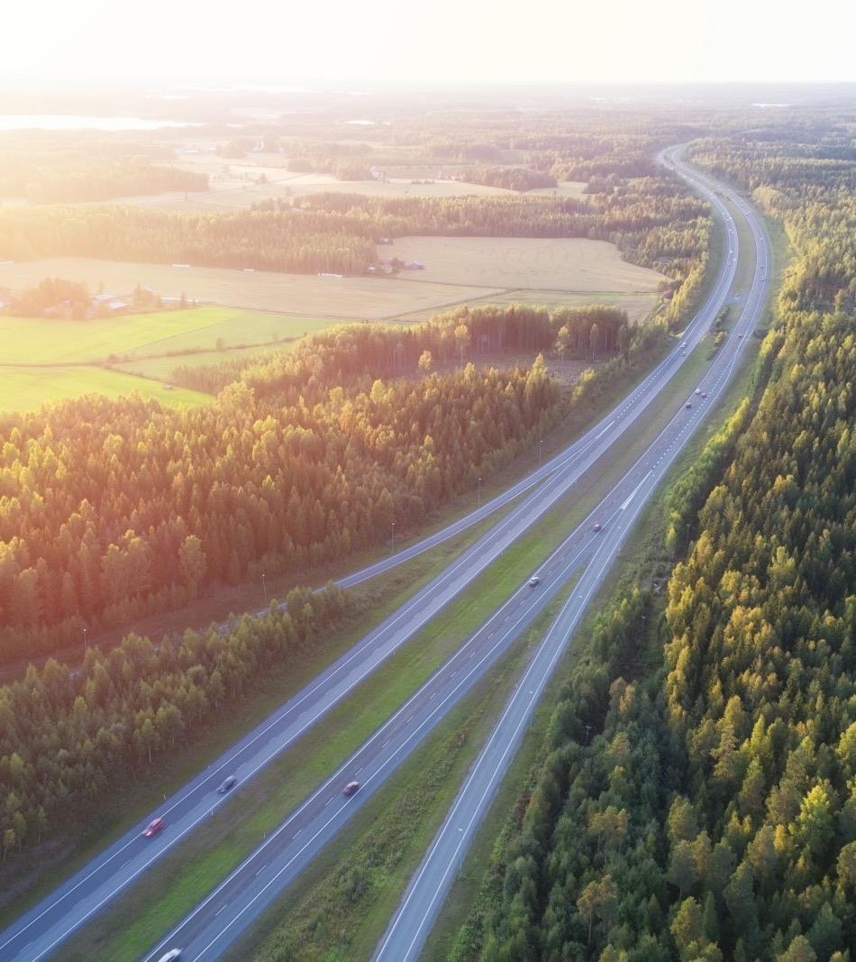 ALUSTAVA LUONNOS / MANIFESTI Suomi on suuri ja harvaan asuttu maa.