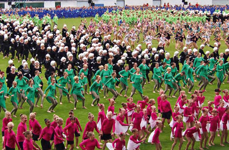 SUOMI GYMNAESTRADA 2018 VIESTINTÄ JA MARKKINOINTI VIESTINTÄ Vuosi 2018 oli viestinnässä monen uuden asian kokeilemista ja opettelemista: voimistelun tubettajat lanseerattiin; Suomi Gymnaestradassa