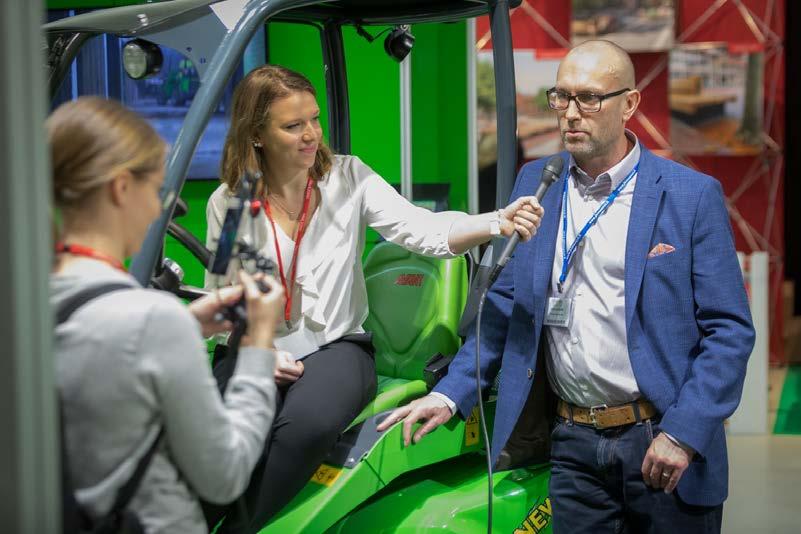 Alla: Viherpäivien seminaarilaisten taukojumppa helmikuussa 2018.