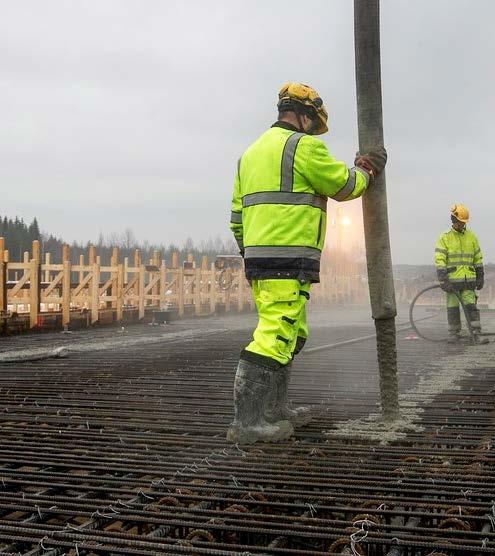 Betonointi ja jälkihoito Betonilaadun valinta Siirrot, valettavuus, tiivistys, jälkihoito Korjauskohteessa etenkin kutistuvuus, lämmöntuotto ja notkeus Ahtaat paikat ja alhaalta pumpattavat IT-betoni