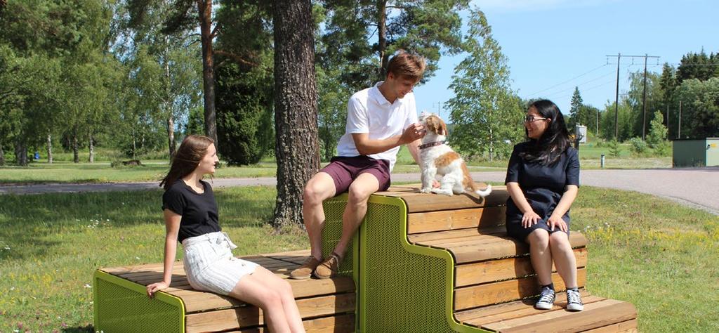 Toimintakertomus RAHOITUSVÄLINEIDEN ARVOSTAMINEN Yhtiön johdannaiset sisältävät valuuttatermiinin ja koronvaihtosopimuksen.