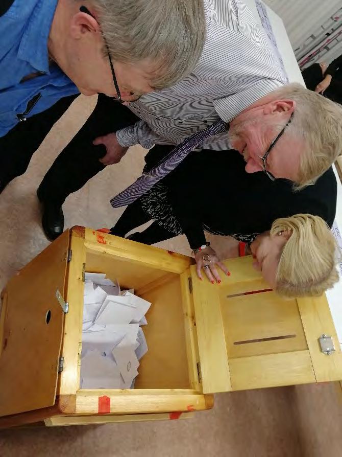Vuoden 2014 äänestysprosentti oli 13.6, joten äänestysaktiivisuus pieneni vuoden vaaleissa edelliseen verrattuna 1.1 %.
