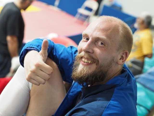 Miekkailu, seniorit, juniorit U20 ja U17 sekä 5-ottelijat - Viikoittaiset miekkailun sparring harjoitukset (ke, to) - Kotimaan viikonloppuleirit - Kansainväliset leirit 5.2.3.
