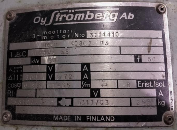 Kyseistä moottoria käytettiin kappaleessa 4 esiteltyihin mittauksiin. Oikealla on vanhemman kolmivaiheisen 37 kw oikosulkumoottorin arvokilpi.