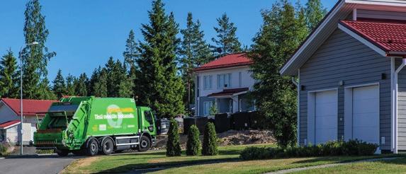 Jätteenkuljetukset Ensimmäiset biokaasulla kulkevat jäteautot aloittivat yhtiön urakoissa Kotkassa ja Kouvolassa. Kotkassa biokaasuautot ovat kaksilokeroautoja.