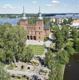 Tarjolla on perinteisiä jumalanpalveluksia, konfirmaatioita ja erityismessuja. Jos jokin Sastamalan monista kirkoista on sinulle vielä tuntematon, kannattaa se tänä kesänä käydä katsastamassa.