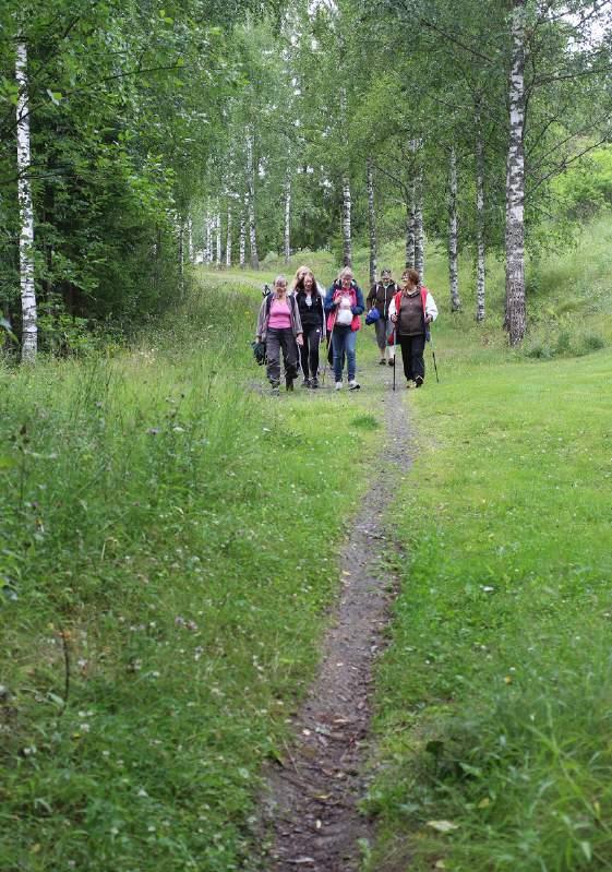 8 HANNU GRÉN Pyhiinvaellus kutsuu hiljentymään Sastamalassa kulkee 41 kilometriä pitkä vaellusreitti kauniissa kulttuurimaisemassa. URPO VUORENOJA Heidi Piipon ympäristötaideteos koostuu naamioista.