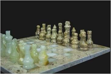 Shakkilauta 40 x 40 cm Keskikokoinen shakkilauta 40 x 40 cm.