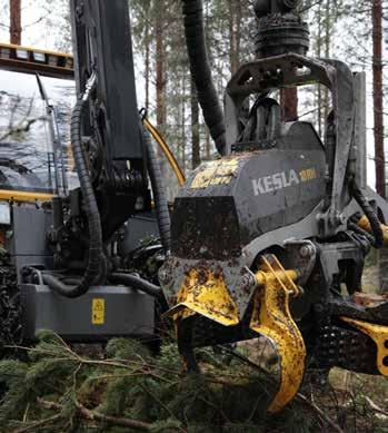 18RH-II on nyt aina varustettu yhdellä takakarsimaterällä, mikä tekee puiden poiminnasta ja karsinnasta tehokkaampaa ja helpottaa etenkin suurten puiden syöttöä.