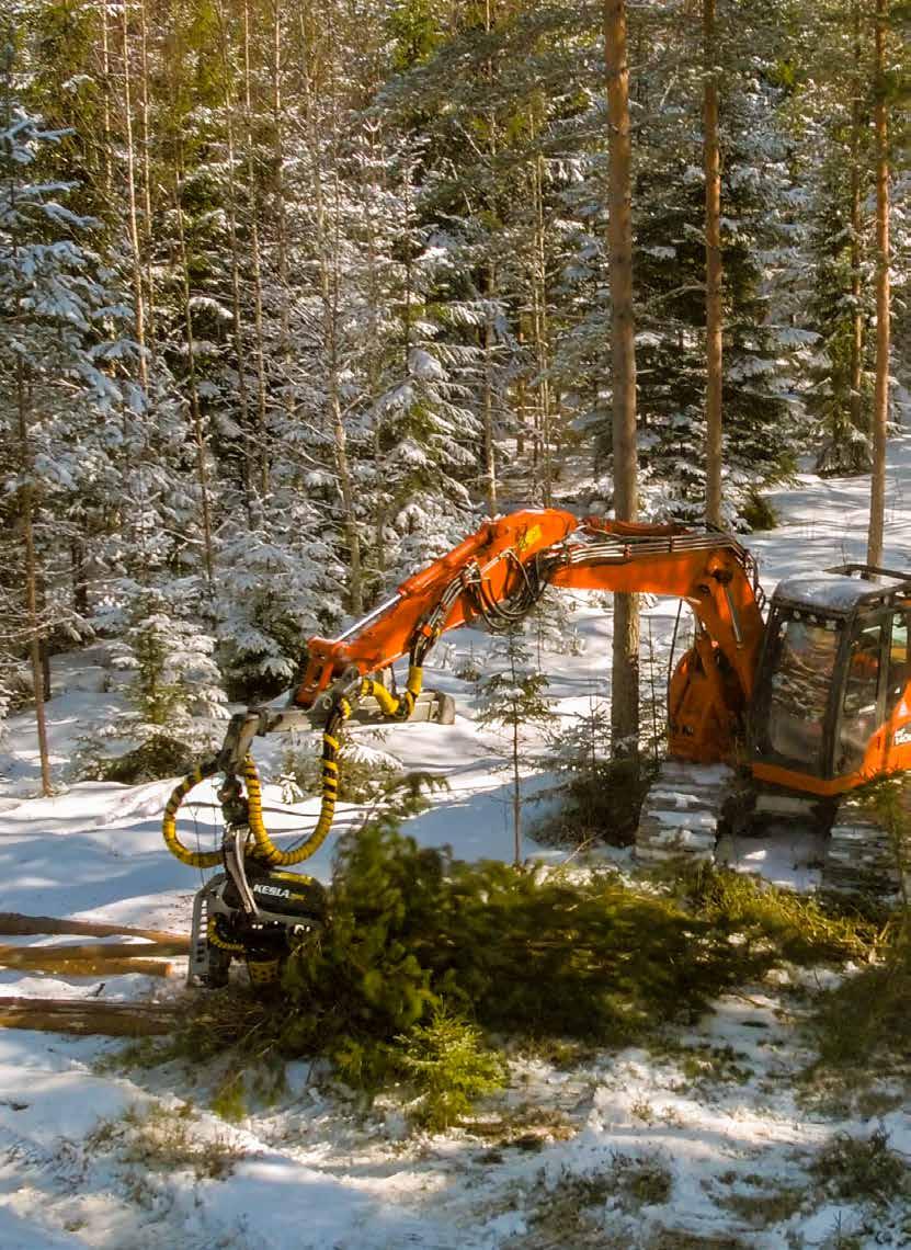 KESLA 20RH-II KESLA 20RH-II on tehokas ja ketterä koura harvennuksiin ja pienirunkoisiin päätehakkuisiin.