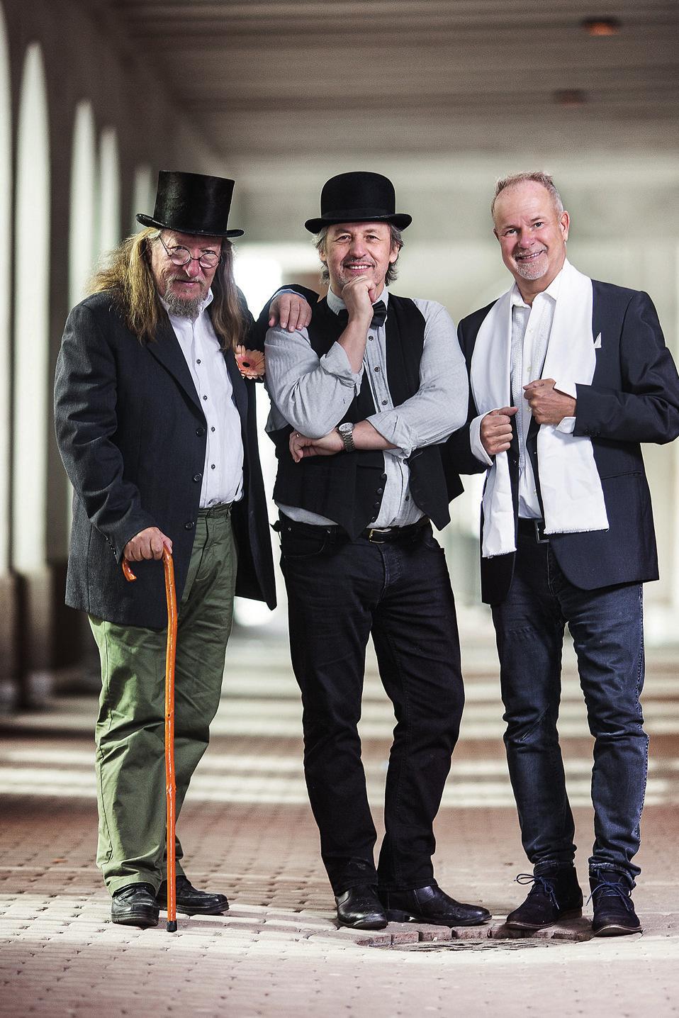 Marja Väisänen (S) Göran Florén (L) Hans Andersson (KD) 1. Haninge har startat finskspråkiga klasser på Vikingaskolan och ska öppna ett äldreboende för finsktalande.