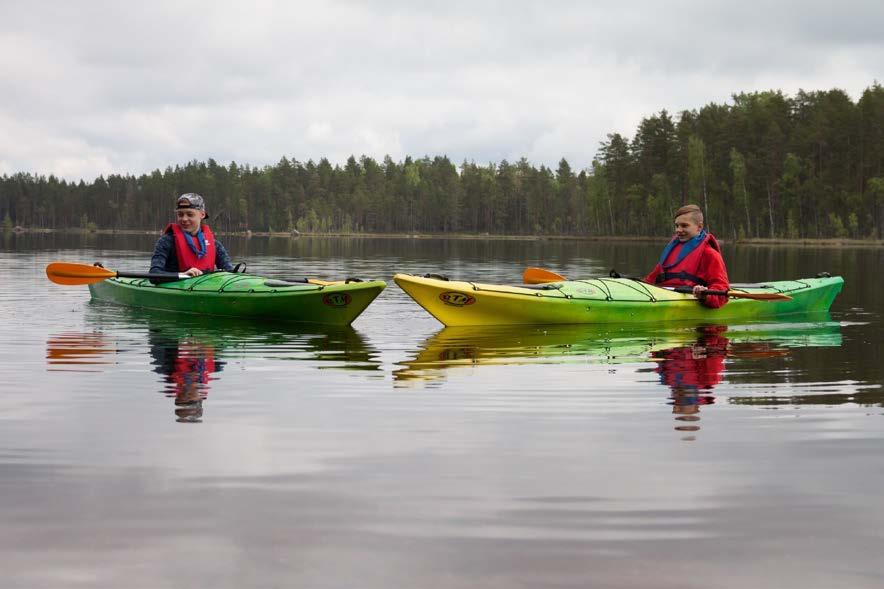 Rotomod-kajakit otettiin käyttöön juhlaleiri Humulla 2017. Erävalkean varustukseen kuuluu Taimen 465 soutuvene.
