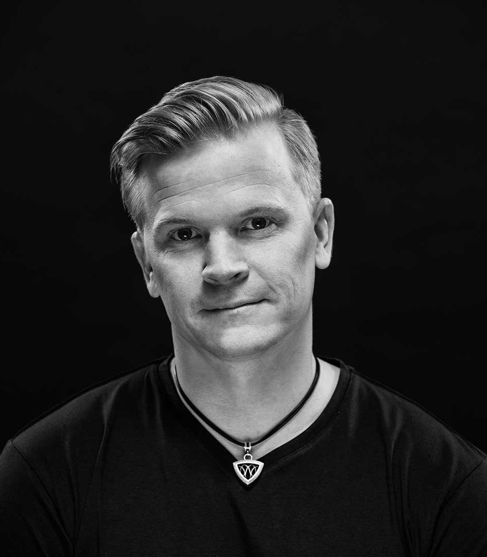 VUOSI 2018 TOIMITUSJOHTAJAN KATSAUS TOIMINTAYMPÄRISTÖ ROVIO SIJOITUSKOHTEENA STRATEGIA LIIKETOIMINTA VASTUULLISUUS HALLINNOINTI BRAND LICENSING -LIIKETOIMINTAYKSIKKÖ Simo Hämäläinen Brand Licensing