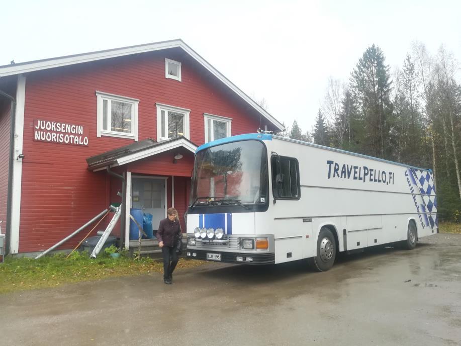 15 asukkaita koskeviin palvelutarpeisiin tuomalla ja tuottamalla saman katon alle niin kunnan järjestämisvastuulla olevia kuin järjestöjen ja eri vapaaehtoistoimijoiden tuottamia palveluja ja