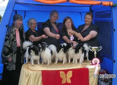 Jälkeläisluokat: BIS1 Team M Antonia om Pirkkalainen Aune Kosula, koirat 21,41,42,43 (2