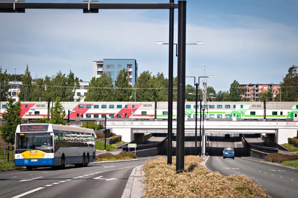 Yhteenveto Kaupungin voimakas kasvu lisää liikennettä, mutta yleiskaava ohjaa kestävämpiin kulkutapoihin Tulos kuitenkin vahvasti riippuvainen siitä otetaanko liikenteen hinnoittelutoimenpiteet