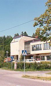 Rakennuksessa kuitenkin todettiin home- ja vesikattovaurioita, joten rakennus tuli ja lleen tyhjenta a remonttia varten.