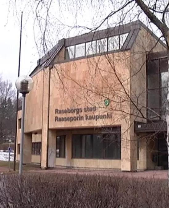 Palvelut ovat kuitenkin ta ysin erillisia ja niita voi hankkia sen mukaan kuin itse niita tarvitsee ja haluaa maksaa, eli tavallinen asukas ei maksa
