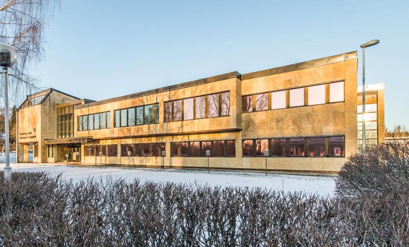 8.4. Pa a telma t Vajaaka yttöisia ja huonokuntoisia, sodanajanja lkeisia kunnantaloja ja virastoja on Suomessa useita ja kyseinen ka yttötarkoituksen muutos antaa sovellettavan esimerkin siita,