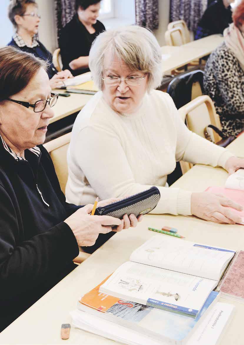 Kielet Oppikirja on mainittu kurssin yhteydessä. Kirja kannattaa hankkia vasta sitten, kun kurssin alkaminen on varmistunut. Ensimmäiselle tunnille voi tulla ilman oppikirjaa.