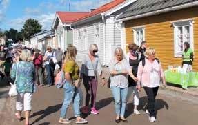 Loviisa on 1800-luvun Raatihuonetta ympäröivine keskustan palatsimaisine kivitaloineen sekä vanhoine linnoituksineen, puutalokortteleineen, puistoineen ja rantoineen yksi Suomen kauneimmista