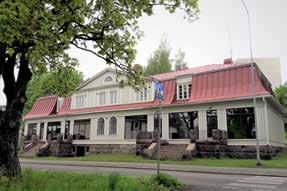 Kymi Sinfonietta -orkesteri ja Kuusankosken Teatteri käyttävät taloa läpi vuoden, ja toukokuussa talo täyttyy Lastenteatteritapahtuma KUULAAN esityksistä.