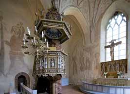 8-kulmainen Ruotsinpyhtään puukirkko on maamme vanhin keskeiskirkko. Se valmistui v. 1771 suunnittelijanaan yliluutnantti ja ritari Olof Glansenstjerna ja rakennusmestarina Nils Gimberg.