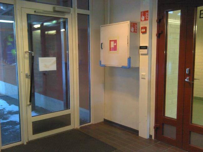 halkeamasta on voimakasta ilmavuotoa