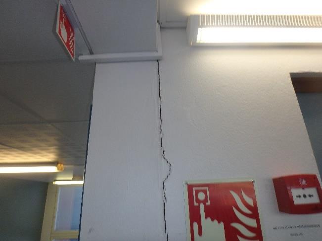 mahdollisesti kosteuden aiheuttamia vaurioita.