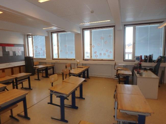 WO-00730766 43(108) Tilat, välipohjat ja läpiviennit Lattiapinnoitteet ovat pääosin hyväkuntoisia eikä niissä havaittu näkyviä vaurioita 1.