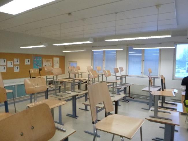 Kosteusvaurioihin viittaavia näkyviä vaurioita ei havaittu.