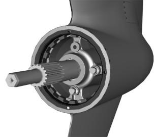 HUOLTO VAIHTEISTOKOTELON TYHJENNYS JA TÄYTTÖ - 137 MM (5,4 IN.) Vaihteistokotelon tyhjennys 1. Aseta perämoottori pystysuoraan käyttöasentoon. 2. Irrota potkuri.