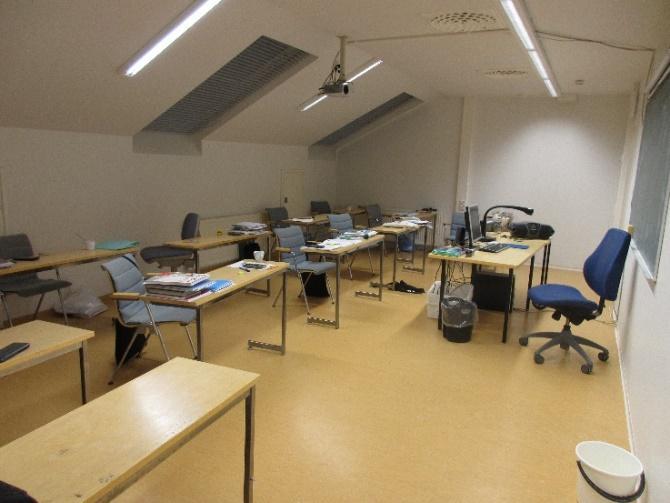 4 / 32 Vankilassa on luokkahuone, jossa vangit opiskelevat peruskoulun ja lukion opetusta.