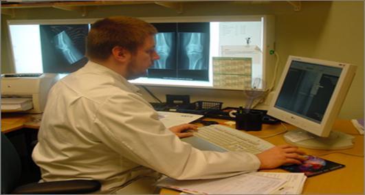 kliinisesti oireilevat potilaat ohjattu revisioharkintaan Toteuttajina ortopedit, radiologit ja fysioterapeutit