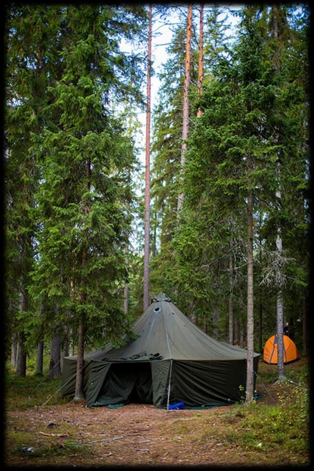 SAVUT JA NIIDEN PESTIT RYSKEELLÄ Lippukunta muodostaa joko yksin tai yhdessä toisen tai useamman lippukunnan kanssa savun, jonka koko on noin 50-100 leiriläistä.