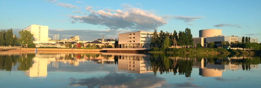 OULUN KAUPUNGIN MUUTTOTUTKIMUS 33 Ouluun muuttaneet olivat tyytyväisiä Ouluun asuinpaikkana Kyselyyn vastanneista Ouluun muuttaneista lähes kaikki asuivat edelleen Oulussa ja siinä asunnossa, johon