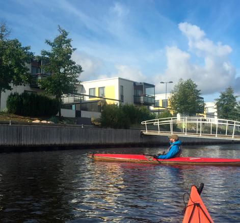 OULUN KAUPUNGIN MUUTTOTUTKIMUS 3 Suurin osa voisi harkita muuttavansa takaisin Ouluun, jos saisi töitä Kaksi kolmesta ( ) Oulusta pois muuttaneesta voisi harkita muuttavansa takaisin Ouluun.