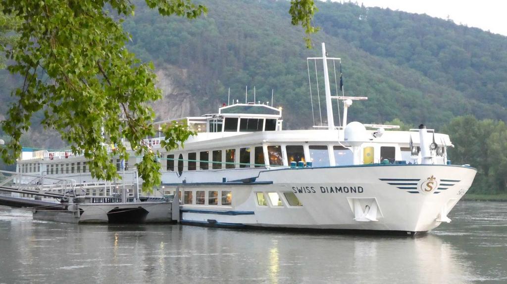Laiva Swiss Diamond Vuonna 1996 rakennettu ja 2015 peruskorjattu upea m/s Swiss Diamond toivottaa sinut tervetulleeksi Euroopan joille!