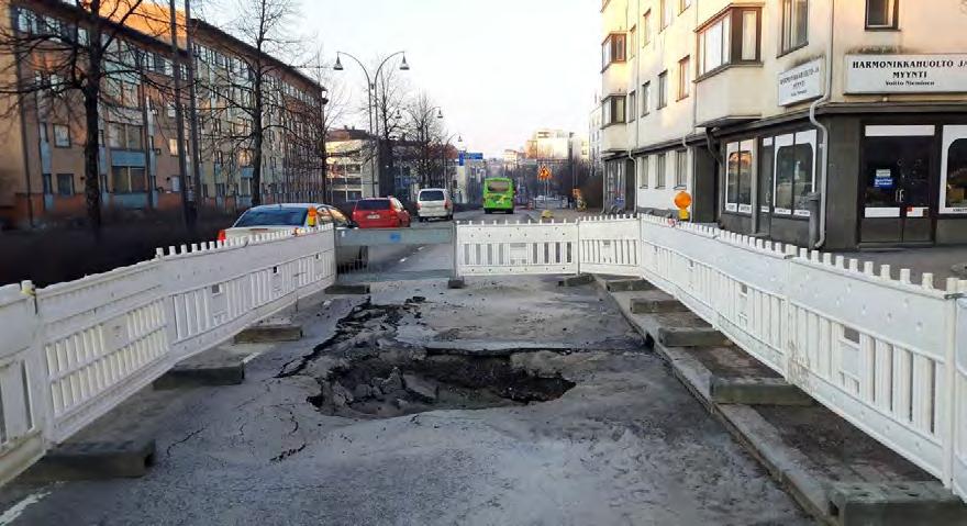 VESI Runkoputken vaurioituminen syö hetkessä maata ympäriltään ja aiheuttaa sortumisvaaraa sekä riskejä henkilöille,