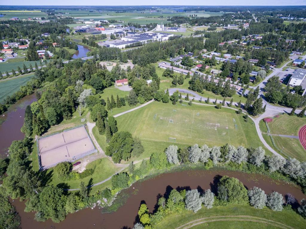 Sivu 2 / 10 selvitys pysäköintialueena hyödyntämisestä Viheryhteysvirkistysreitti yleispiirteinen melurajaus 55 db(a) Huhkolan kartanon suojeltu pihapiiri