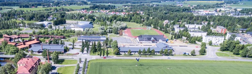 sijaintihahmotus mahdollinen yhteystarve: Pellonpuiston koulu, tekonurmikenttä, jäähalli yms. Viistoilmakuva (valokuvaus Janni H.) Huhkolanpuiston kohdealueelta 15.7.